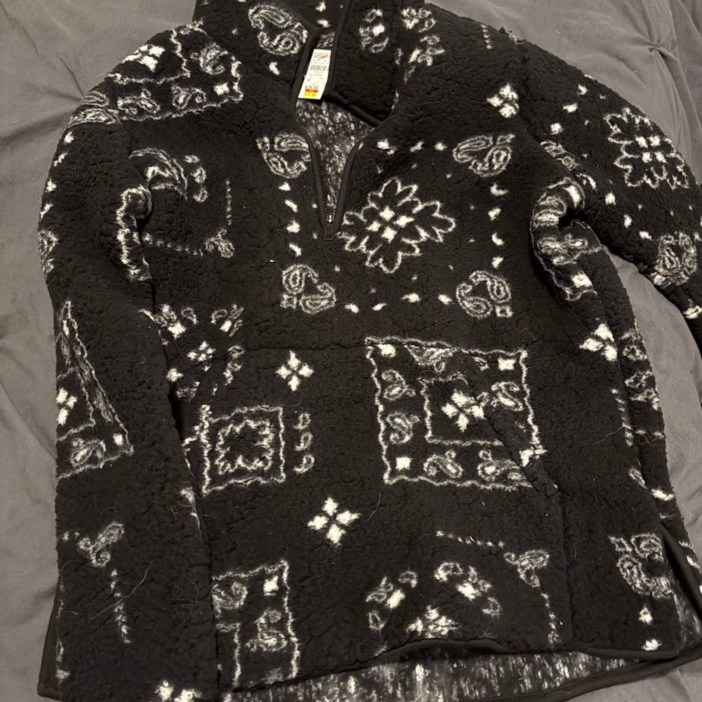 Cozy Black and White Patterned Pullover